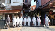 Büyükşehir dezenfekte ekibi tarihi çarşıda.